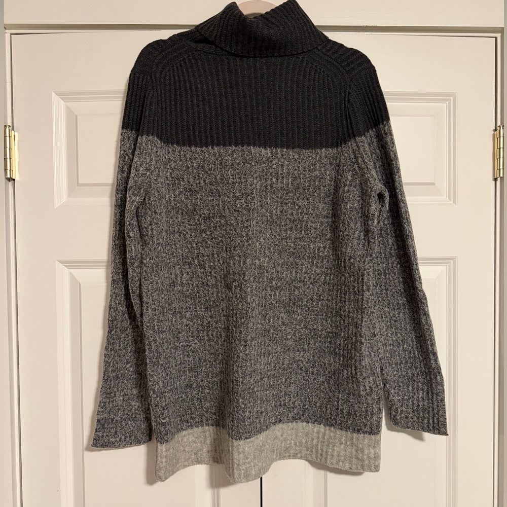 Banana Republic Gray Sweater